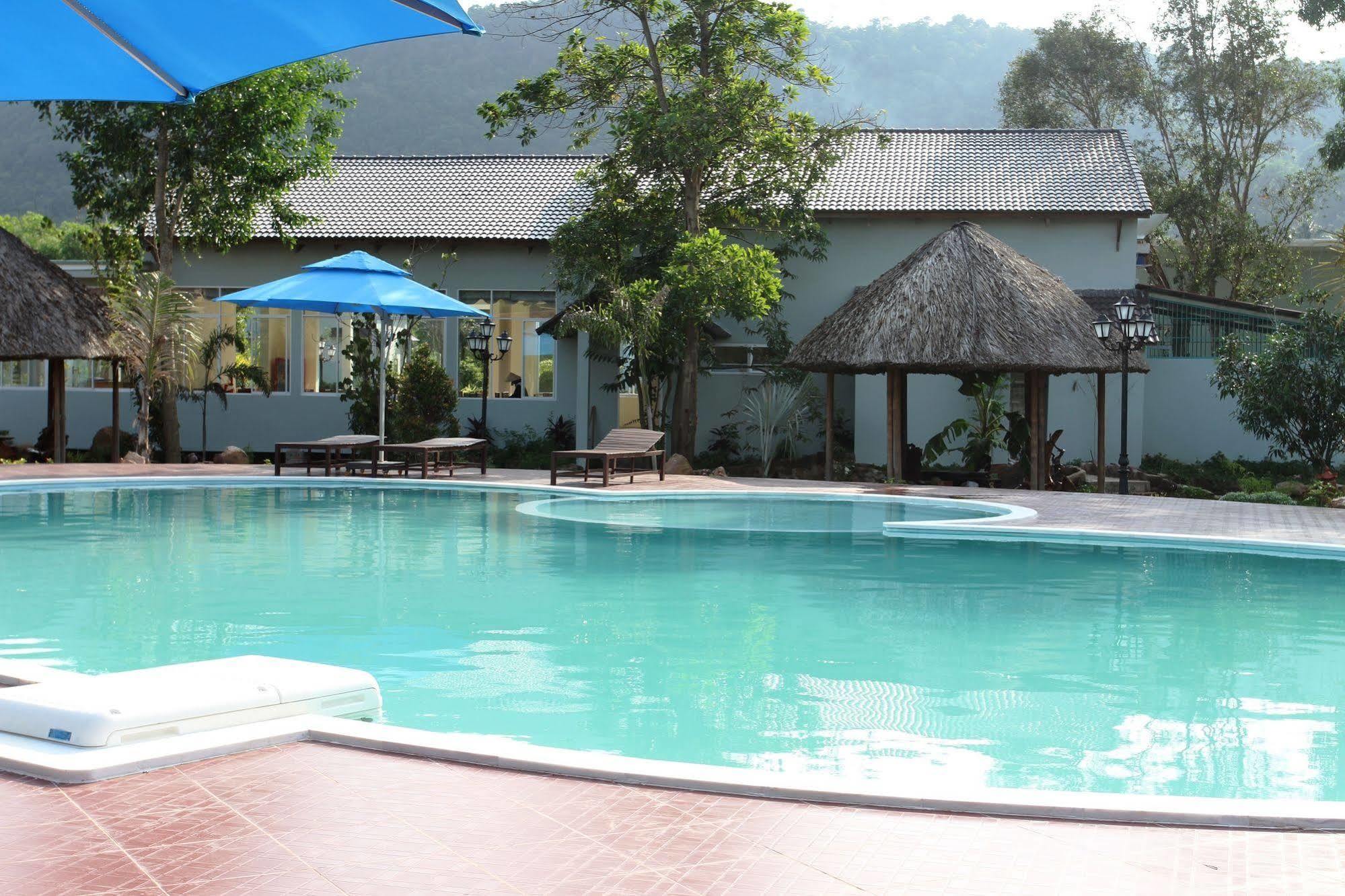 Resort Montana Дуонг-Донг Экстерьер фото